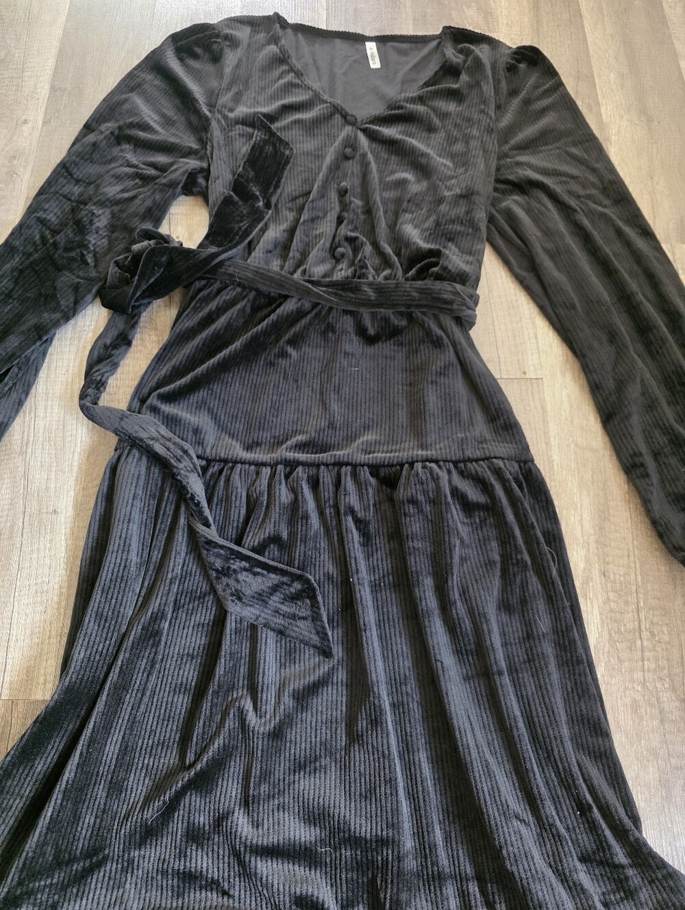 NWT HALARA Gothic Velvet Witchy Long Sleeve Black Tiered V-Neck Maxi Dress L - Picture 9 of 14